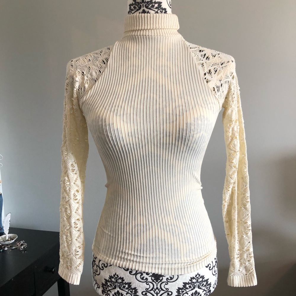 Free people top with lace long sleeves